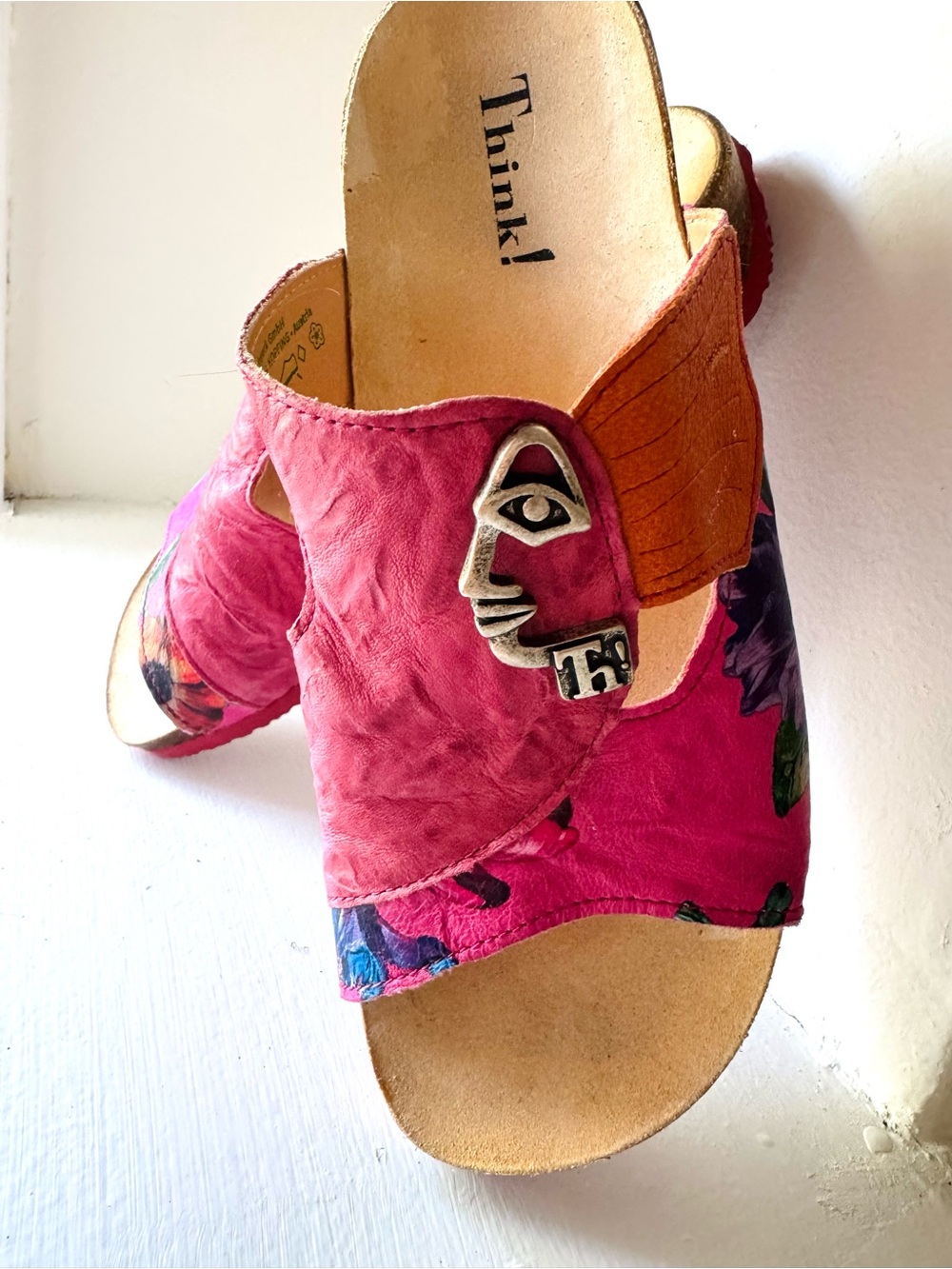 Think! Women's Floral Fushia Mizzi Sandals with Decorative Accent Sz-8.5 - Picture 2 of 10